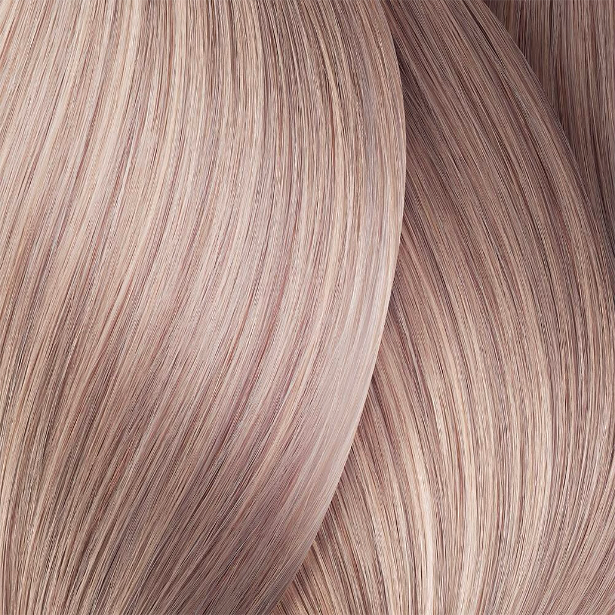 Close-up of light brown hair strands